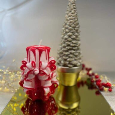 Composizione nastro rossa e albero oro